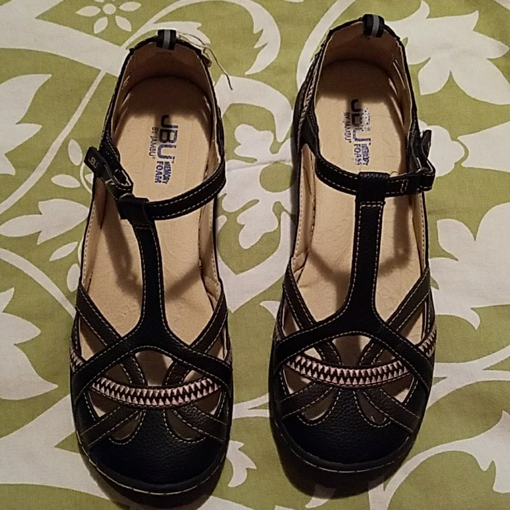 Brand new never worn Jambu shoes